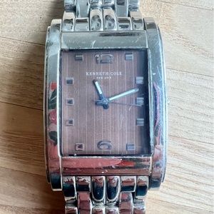 Kenneth Cole New York mens brown dial silver tone dress watch NEW BATTERY